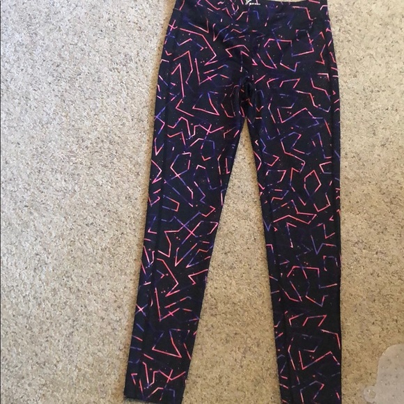 Girl’s Old Navy Active Gym Leggings Size XL 14 - Picture 1 of 3